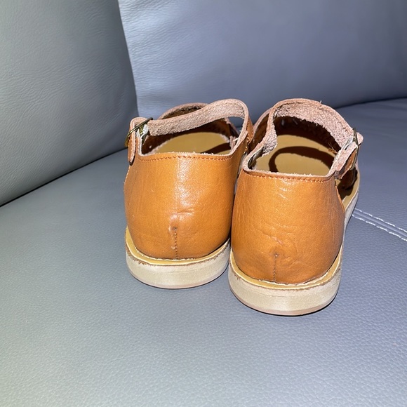 HUARACHE HANDMADE LEATHER FLORAL SANDALS. - Picture 4 of 8